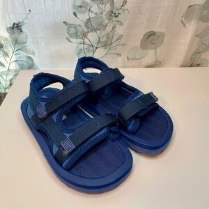 Kids water sandals with Velcro straps